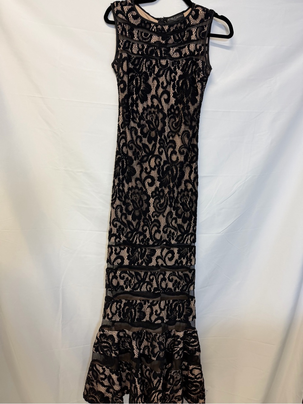 Betsy & Adam Black Lace Mermaid Gown Size 4 Formal Evening Dress - Picture 5 of 13